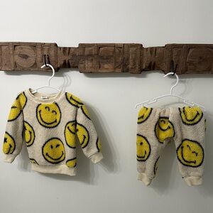 GAP Kids Cream and Yellow Smiley Matching Set